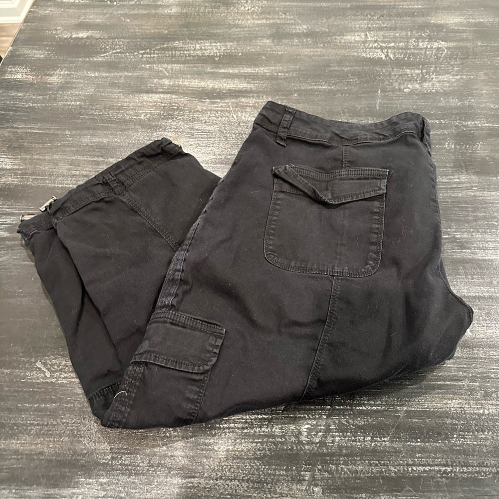Time and Tru Black Capris